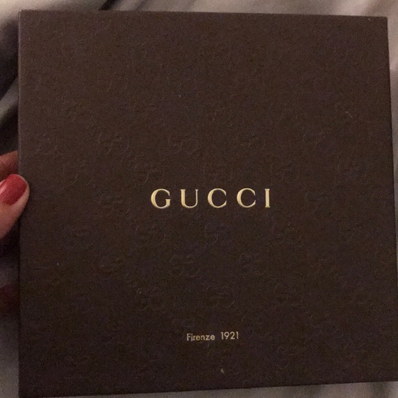 A Gucci belt - Picture 3 of 3